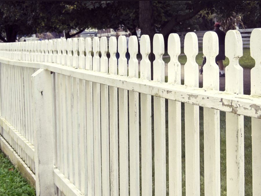 White picket property line — Grand Prairie, TX